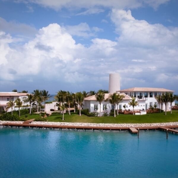 CASAS CLUB